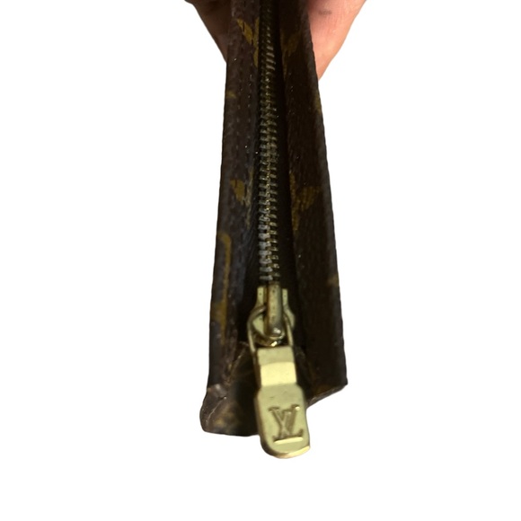 LOUIS VUITTON Monogram Toiletry/Cosmetic Pouch - Picture 7 of 14